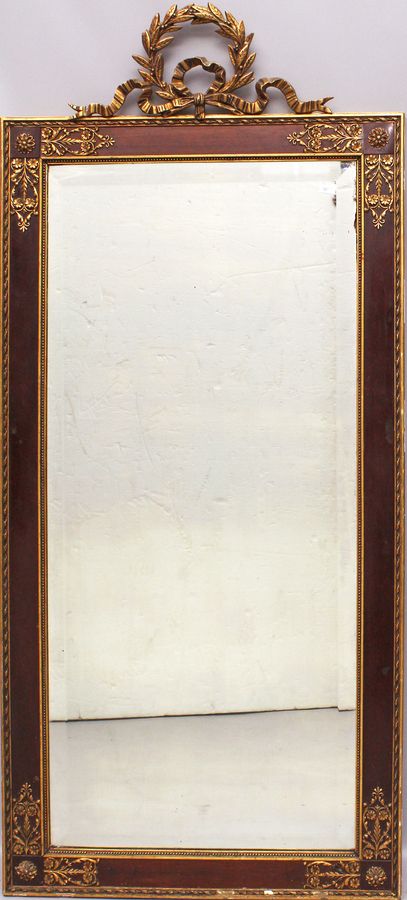 Prunkspiegel im Stil Louis XVI. (um 1900).