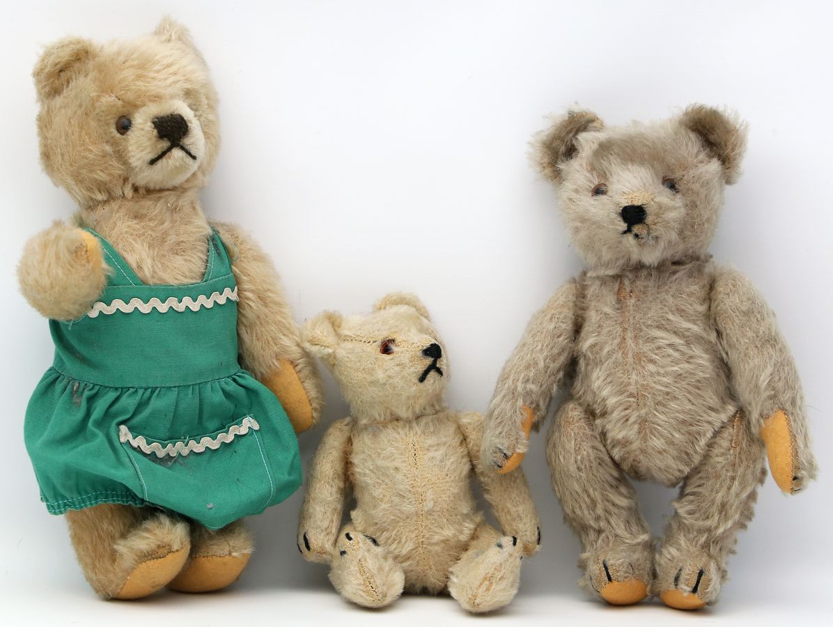 3 Teddys.