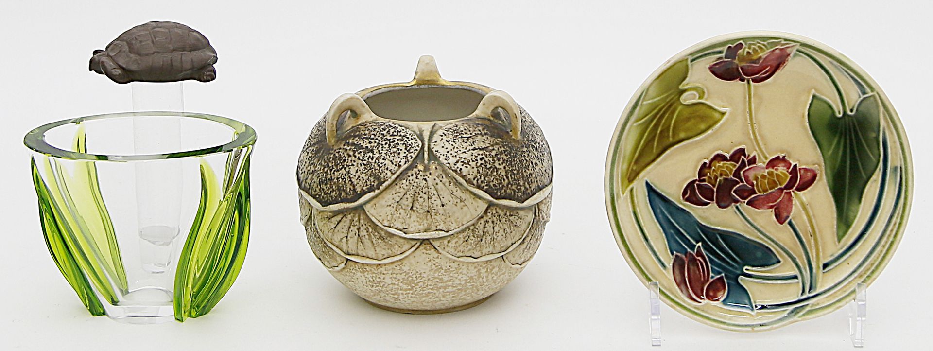 Vase, Schildkrötenskulptur, Jugendstil-Vase und -Schale.