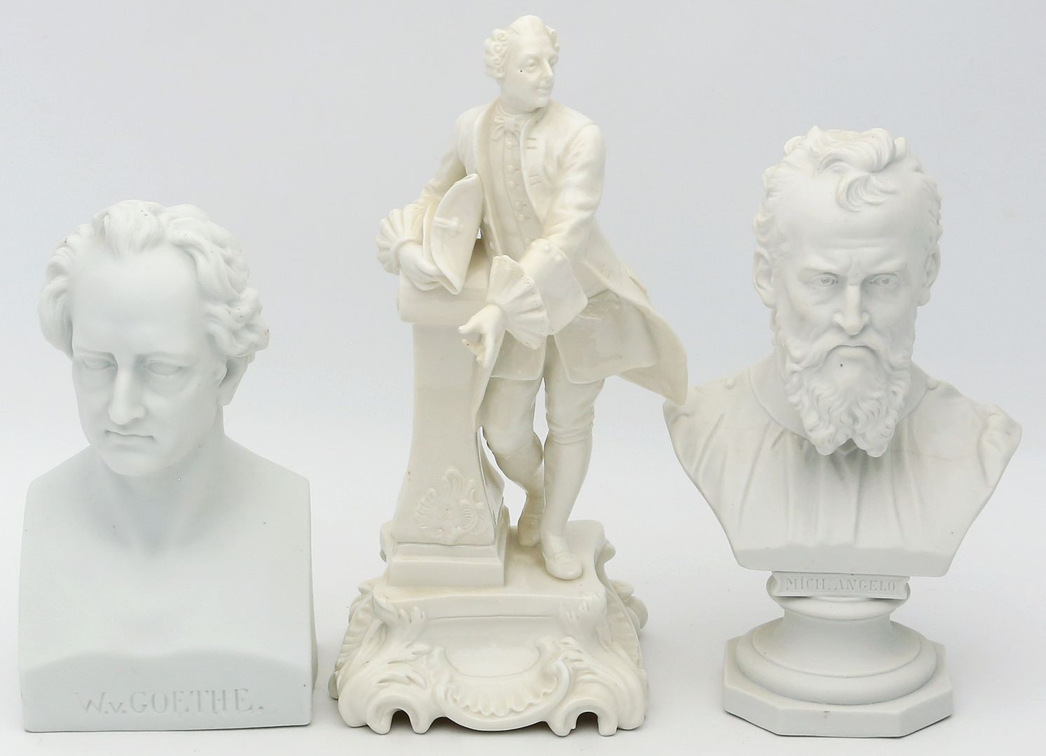 2 Büsten "Goethe", "Michelangelo" und Skulptur Kavallier.