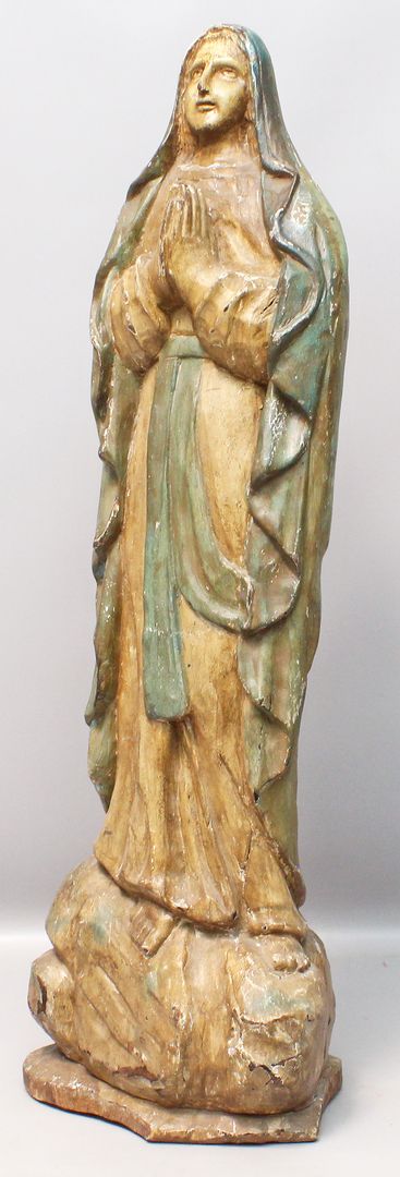 Große Skulptur "Madonna".