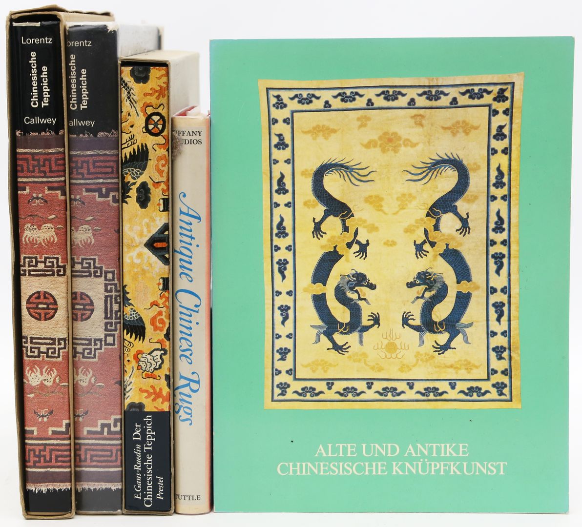 5 Bücher zum Thema chinesische Teppiche.