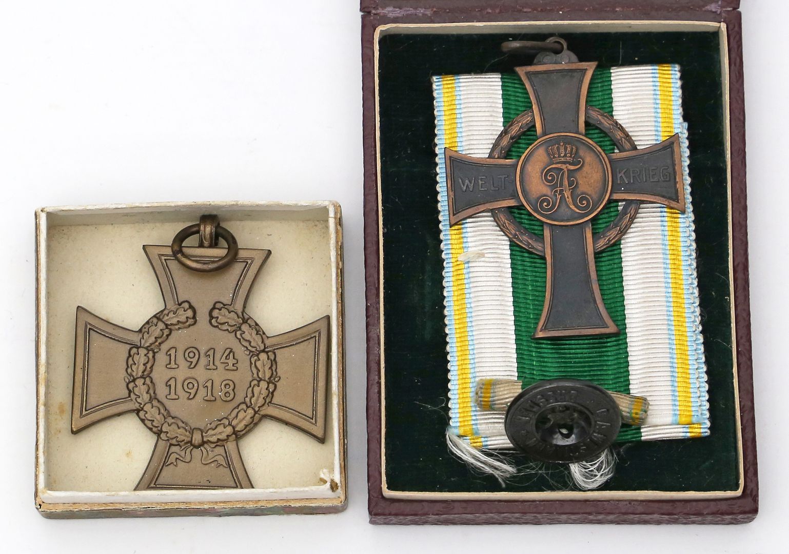Kriegsverdienstkreuz 1915 und Frontkämpfer-Ehrenzeichen 1914-18.