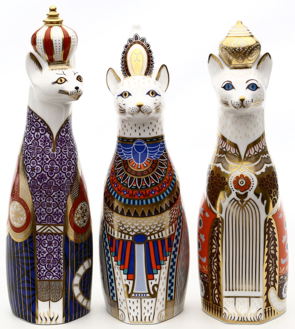 3 Katzenskulpturen "Royal Cats".