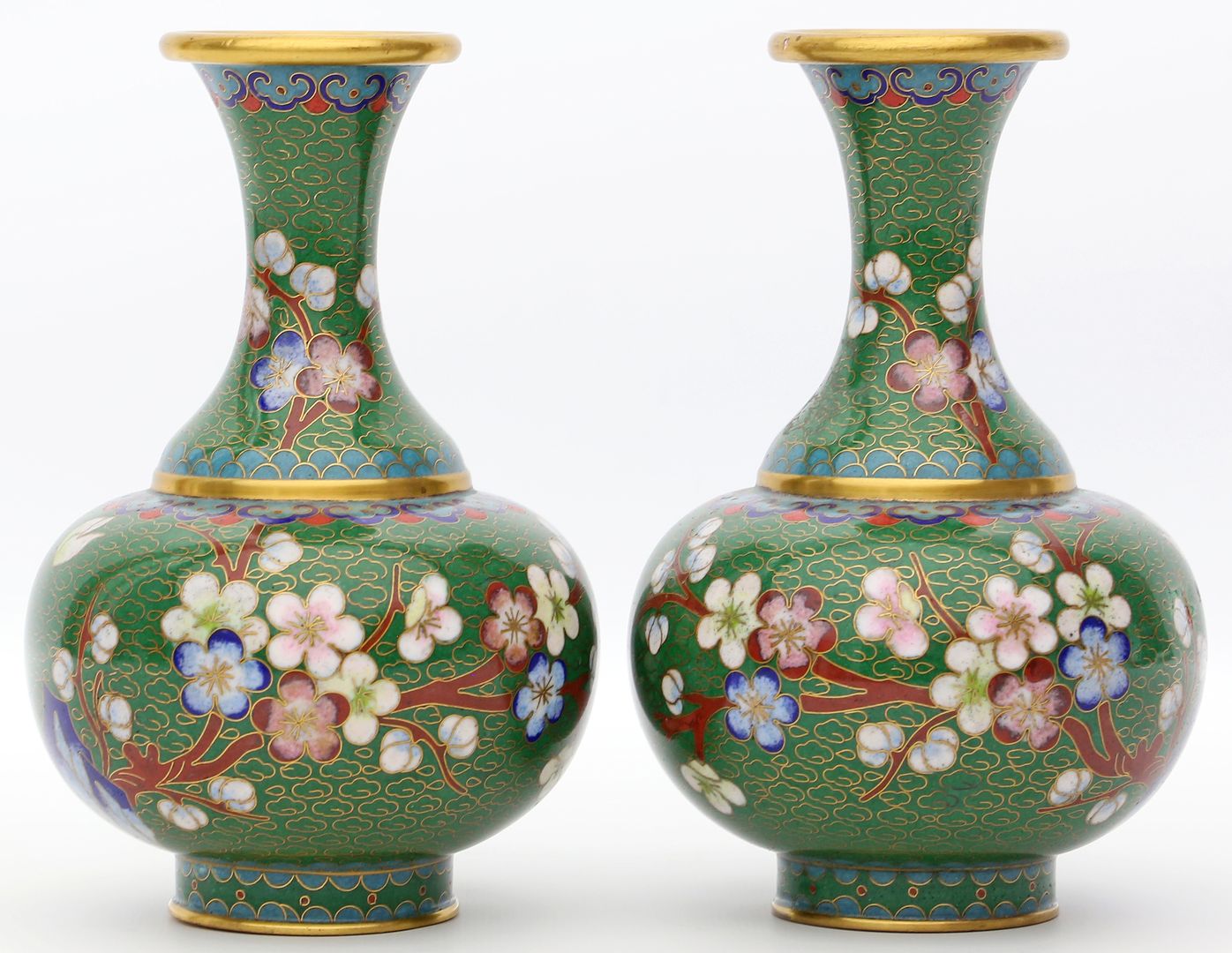 Paar Cloisonné-Vasen.