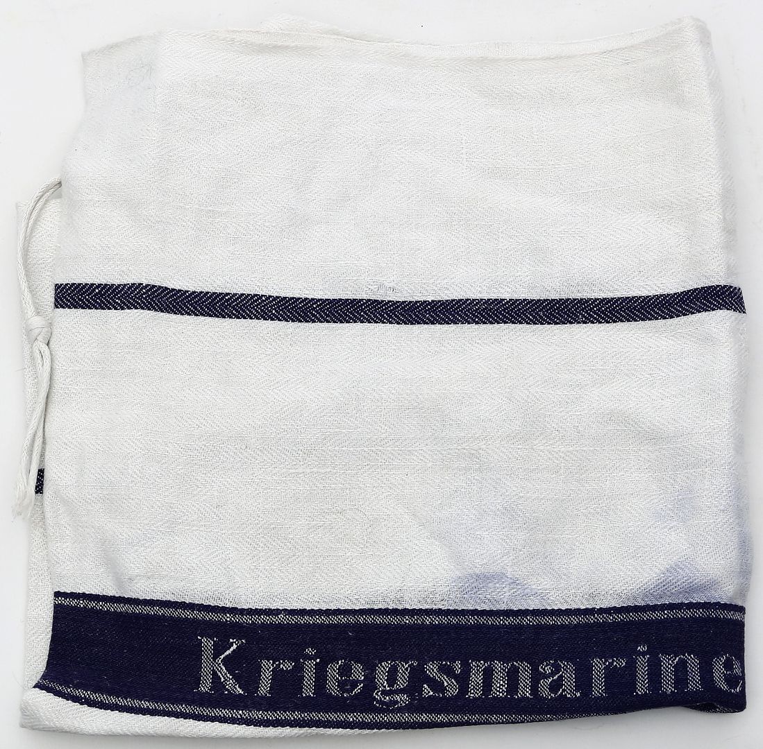 Jugendstil-Überhandtuch "Kriegsmarine".