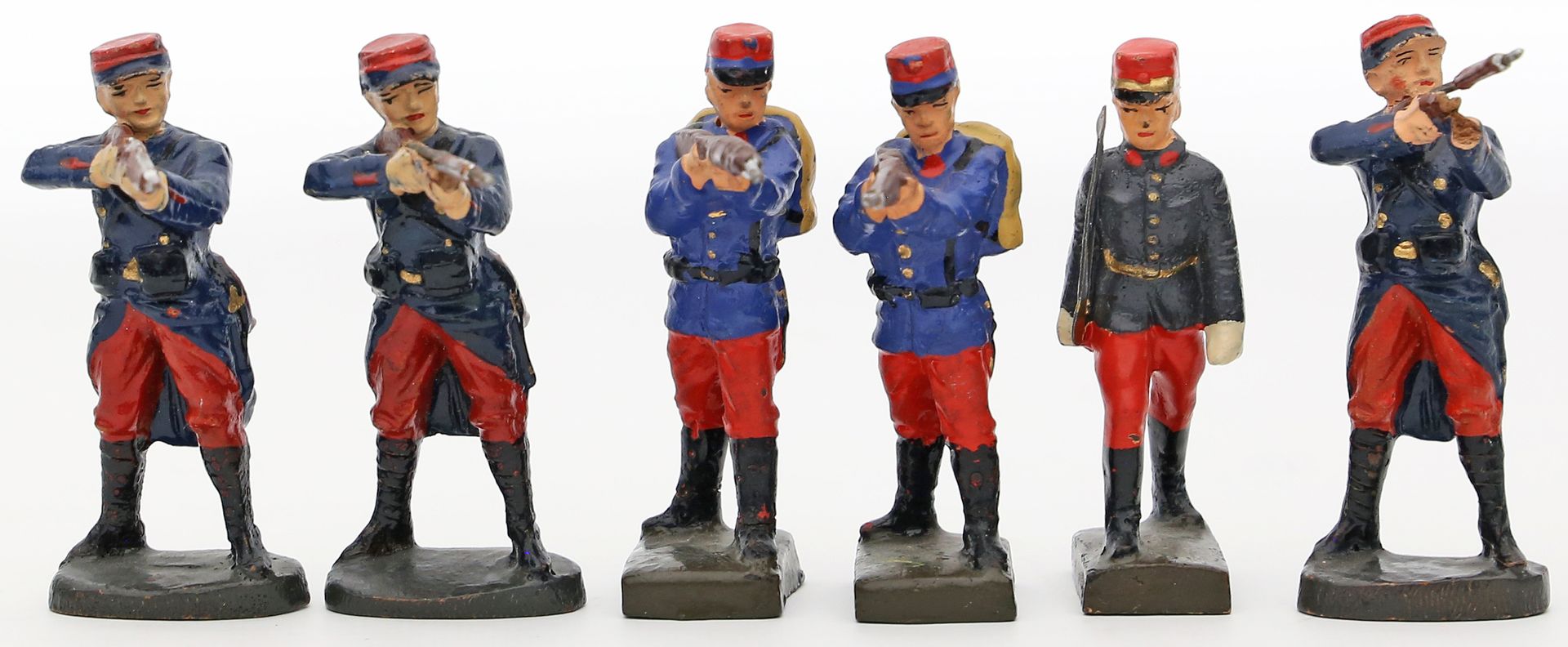 6 Masse-Soldaten "Franzosen", Elastolin und Lineol.