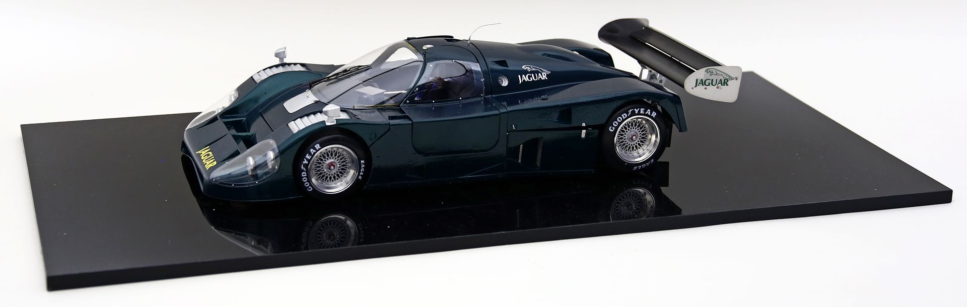 Modellauto "Sportwagen Jaguar", 1:12.