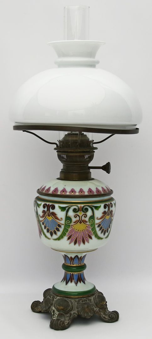Tischpetroleumlampe.