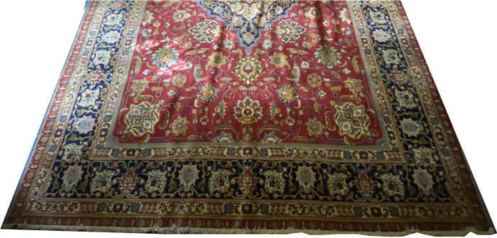 Isfahan, ca. 385x 275 cm.